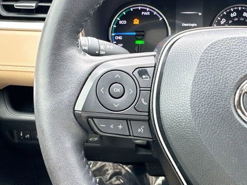 Used 2021 Toyota RAV4 XLE Premium image 21