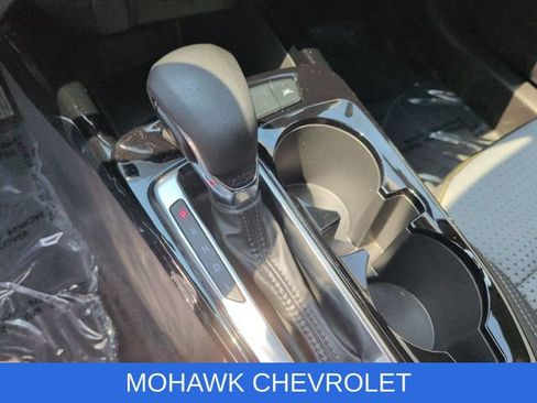 Used 2024 Chevrolet Trax LT w/ Driver Confidence Package FWD image 16