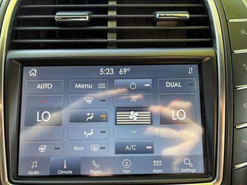 Used 2020 Lincoln Nautilus Reserve w/ Equipment Group 201A AWD/4WD image 21