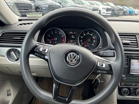 Used 2017 Volkswagen Passat 1.8T S image 18