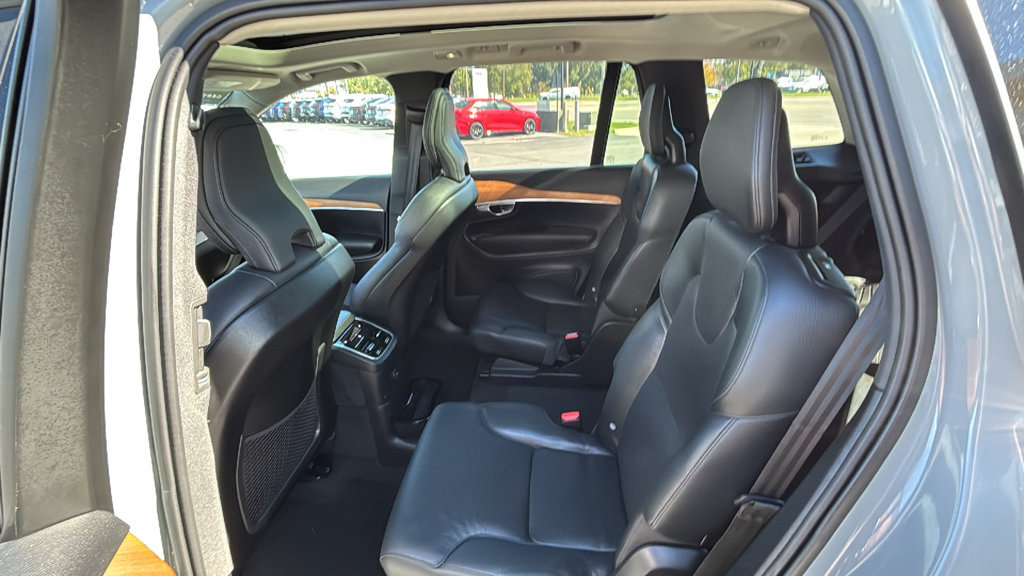 Certified 2025 Volvo XC90 T8 Plus w/ Protection Package AWD/4WD image 10