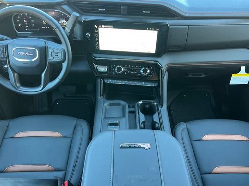New 2026 GMC Sierra 2500 AT4 w/ AT4 Premium Plus Package AWD/4WD image 10