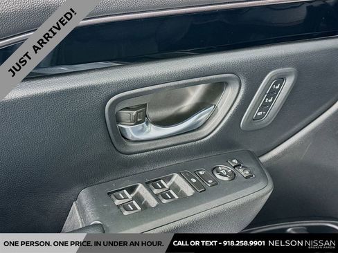 Used 2023 Honda Pilot TrailSport image 17