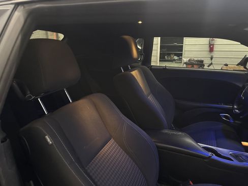 Used 2018 Dodge Challenger SXT image 20