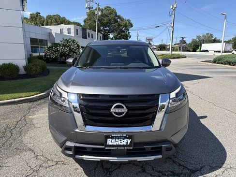 Certified 2024 Nissan Pathfinder SL AWD/4WD image 3