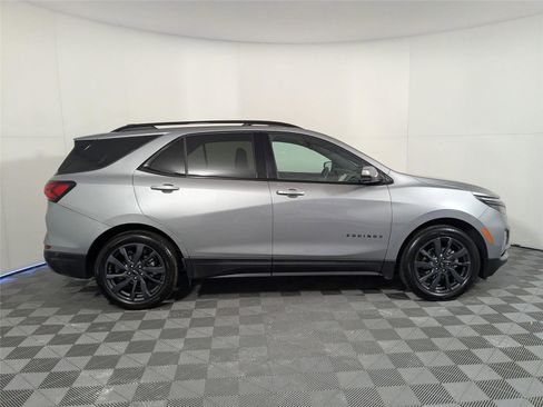 Used 2023 Chevrolet Equinox RS w/ RS Leather Package image 5