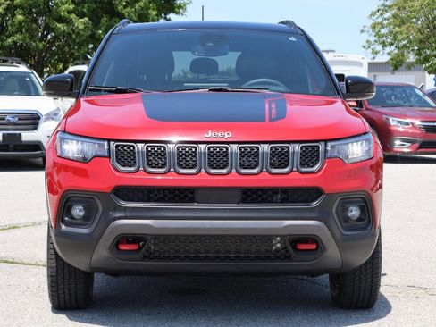 Used 2023 Jeep Compass Trailhawk w/ Sun and Sound Group AWD/4WD image 2