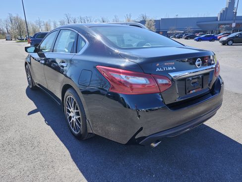 Used 2018 Nissan Altima 2.5 S w/ S Convenience Package image 13