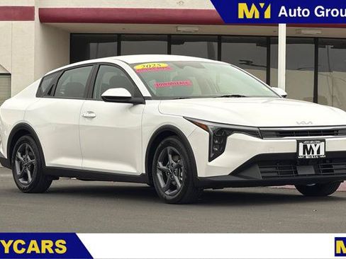 Used 2025 Kia K4 FWD image 1