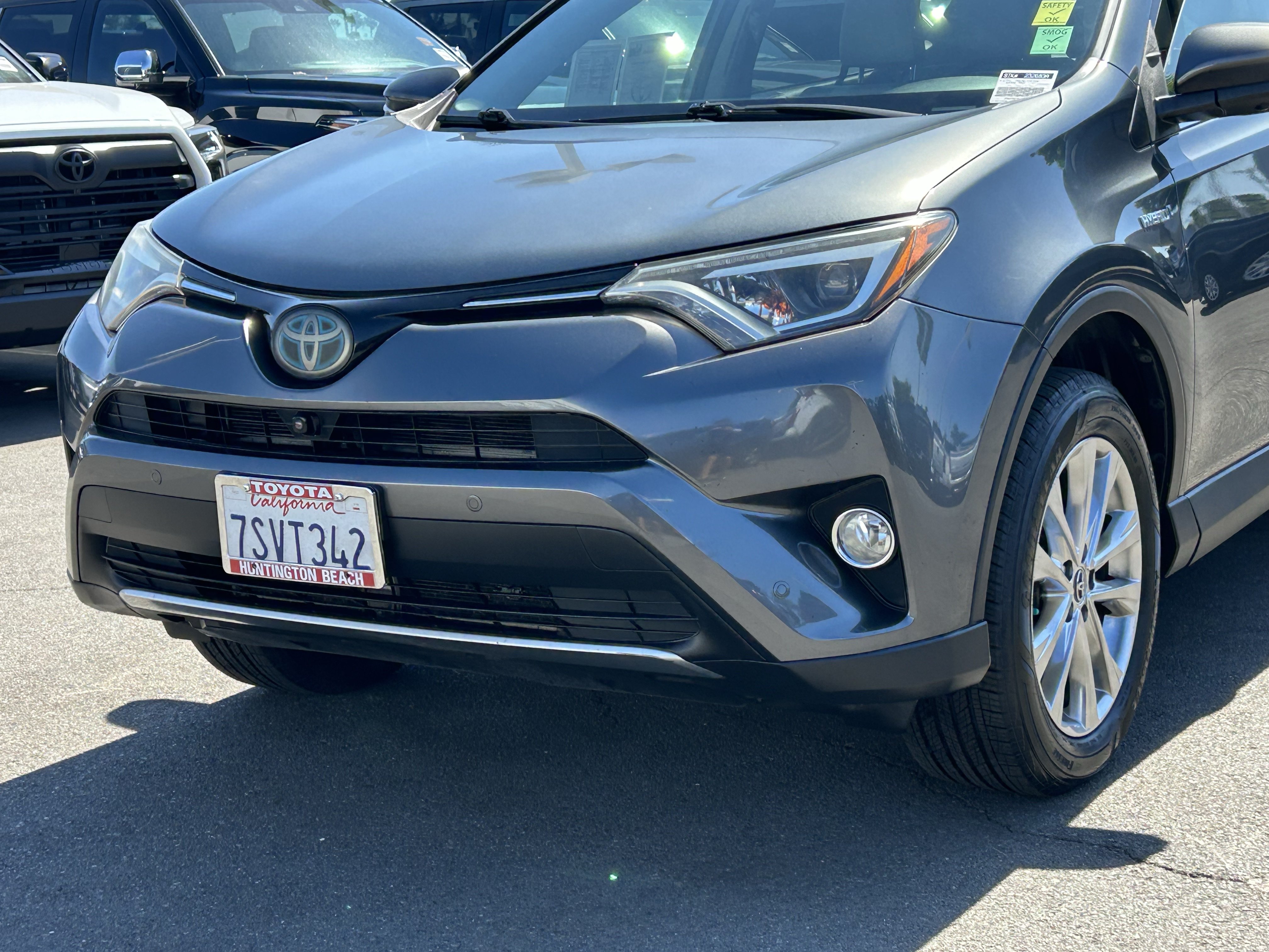 Used 2016 Toyota RAV4 Limited w/ Advanced Technology Package AWD/4WD image 7