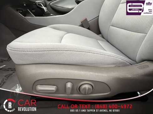 Used 2021 Chevrolet Malibu LT image 18