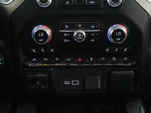 Used 2019 GMC Sierra 1500 Denali w/ Denali Ultimate Package AWD/4WD image 20