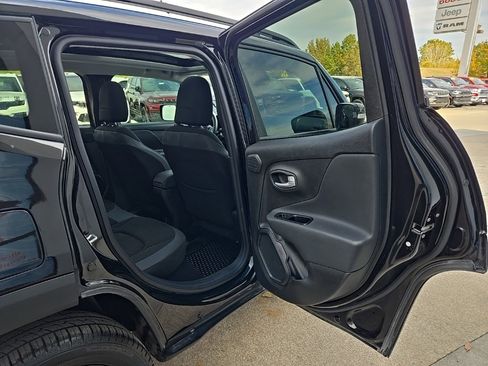 Used 2023 Jeep Renegade Altitude w/ Sun/Sound Group image 81