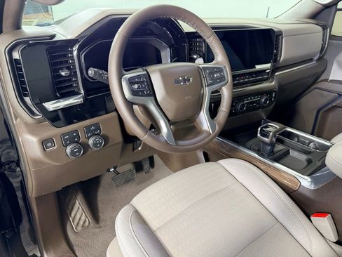 Used 2023 Chevrolet Silverado 1500 RST w/ Z71 Off-Road Package image 32