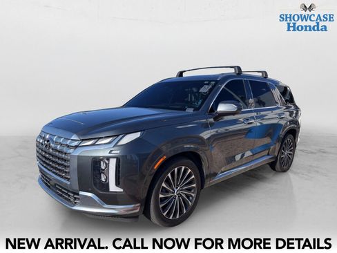 Used 2023 Hyundai Palisade Calligraphy w/ Cargo Package FWD image 2