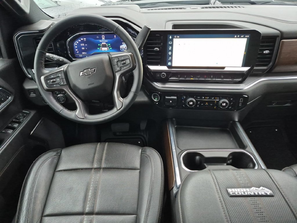 Used 2024 Chevrolet Silverado 2500 High Country w/ High Country Premium Package AWD/4WD image 28