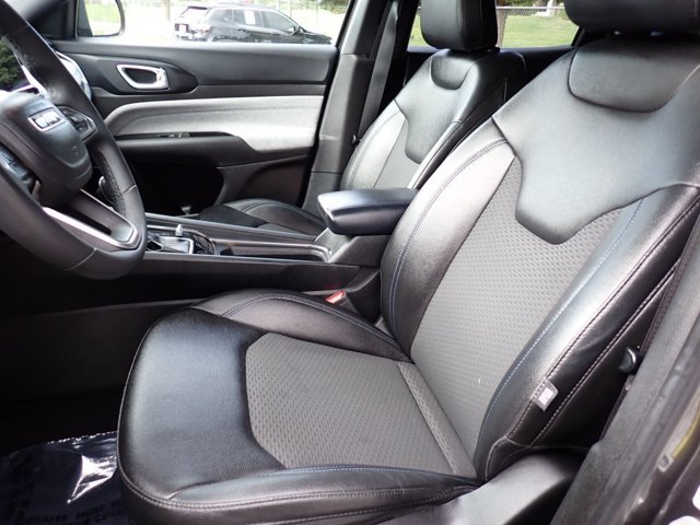 Used 2024 Jeep Compass Latitude AWD/4WD image 12
