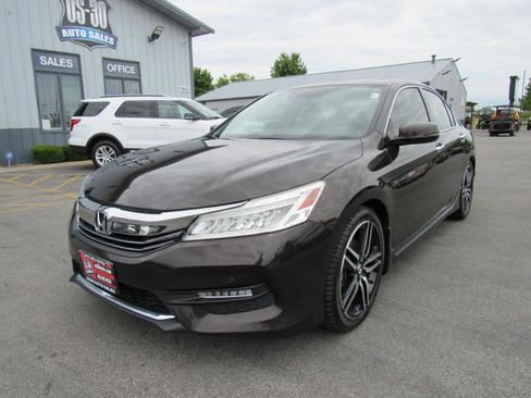 Used 2016 Honda Accord Touring image 1