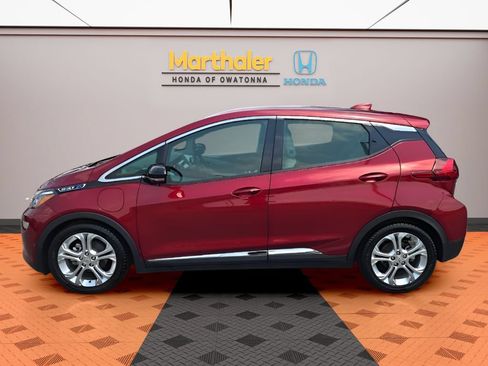 Used 2021 Chevrolet Bolt LT FWD image 2