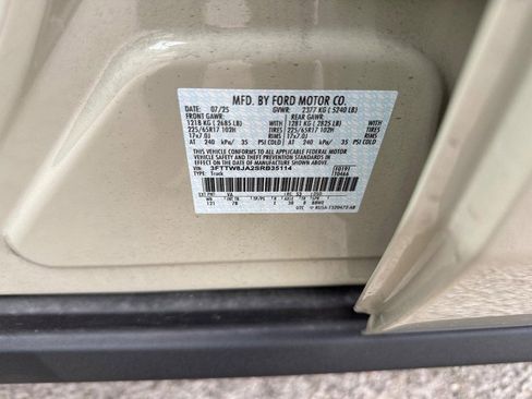 New 2025 Ford Maverick XLT w/ XLT Luxury Package image 24