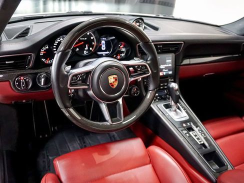 Used 2019 Porsche 911 4 Coupe image 10