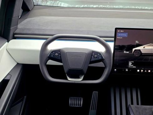 Used 2024 Tesla Cybertruck Cyberbeast AWD/4WD image 13