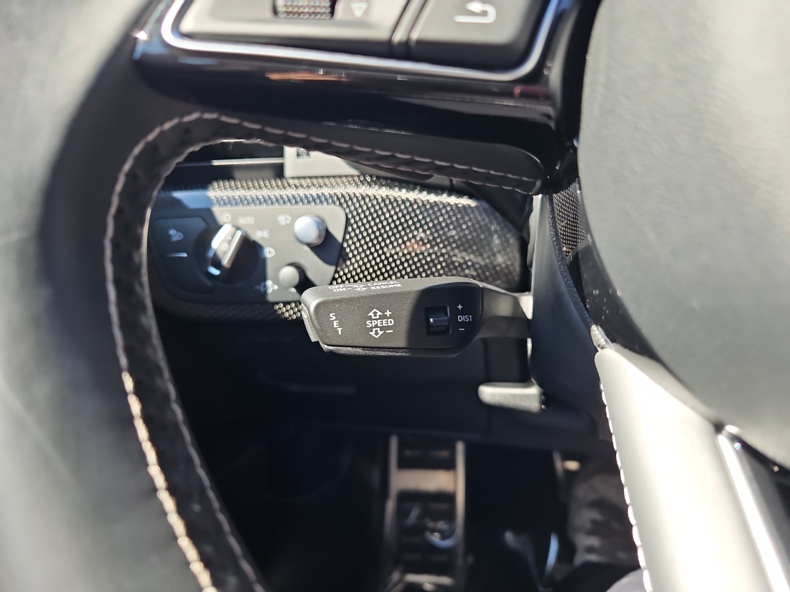 Used 2023 Nissan Rogue S AWD/4WD image 30