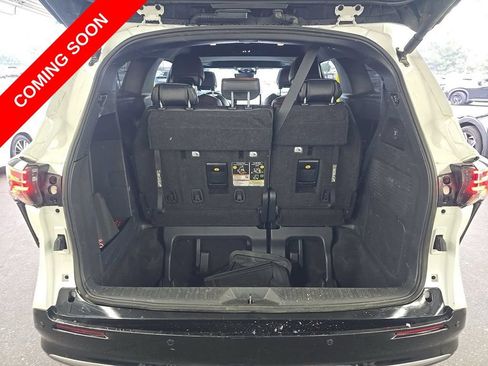 Used 2025 Toyota Sienna Platinum AWD/4WD image 8