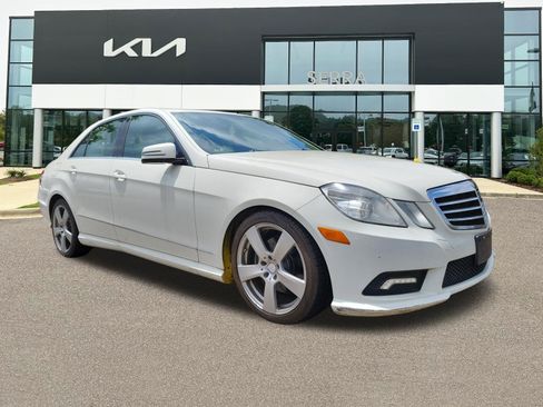 Used 2011 Mercedes-Benz E 350 4MATIC Sedan image 1