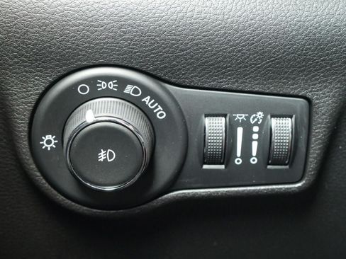 Used 2024 Jeep Compass Trailhawk AWD/4WD image 40