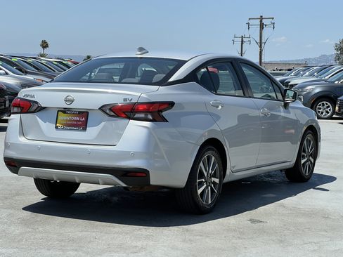 Used 2023 Nissan Versa SV FWD image 7