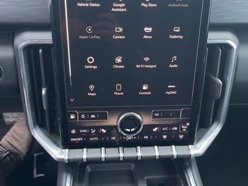 Used 2025 GMC Acadia Elevation image 11