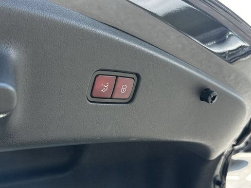 Certified 2025 Mercedes-Benz CLE 300 4MATIC Coupe image 21