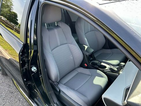 Used 2025 Toyota Corolla SE image 15