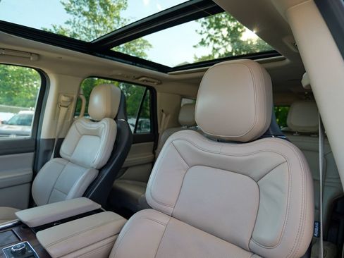 Used 2023 Lincoln Navigator L Reserve AWD/4WD image 24