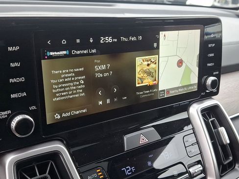 Used 2023 Kia Sorento S w/ Panoramic Sunroof Package image 19