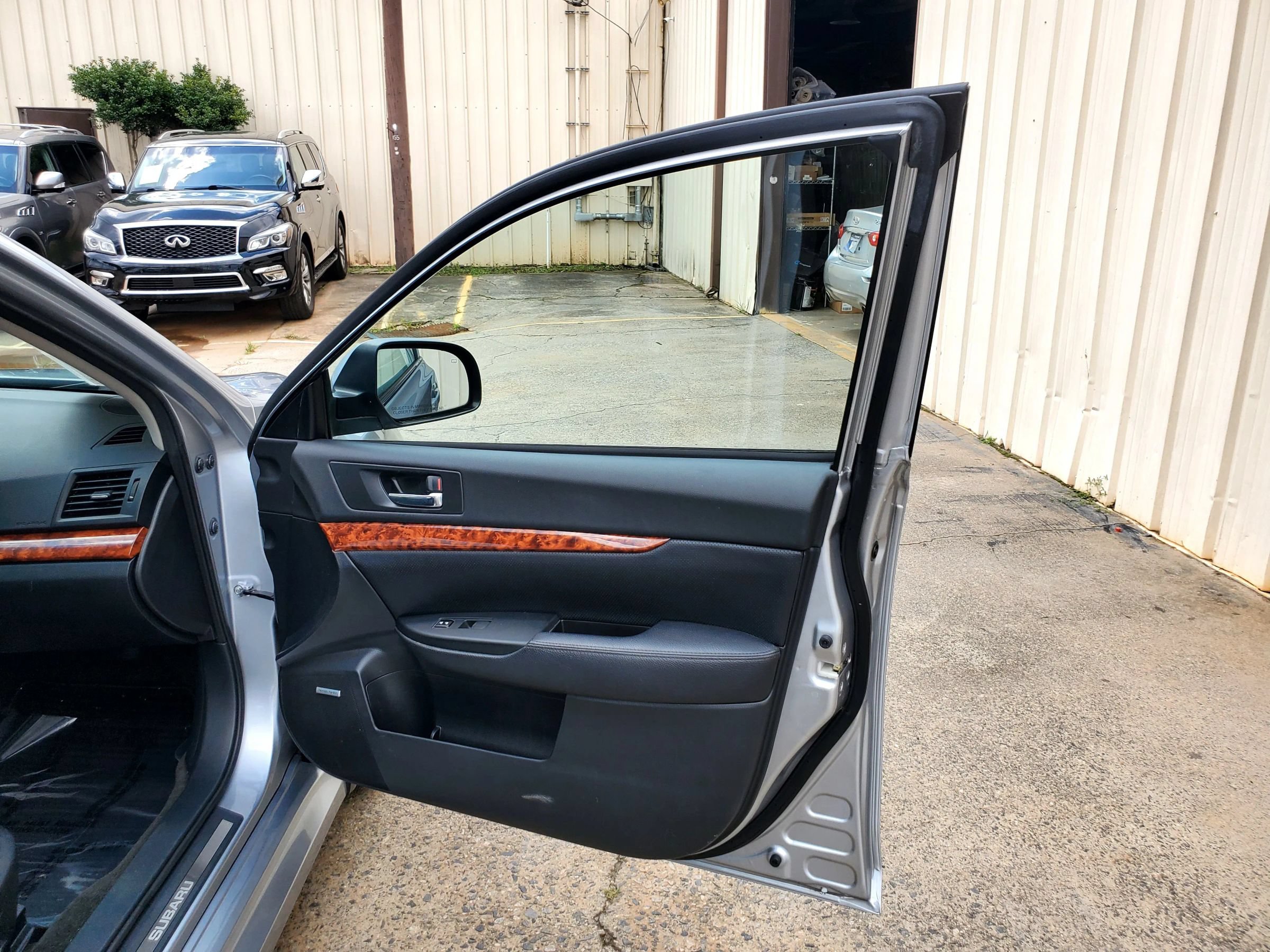 Used 2012 Subaru Legacy 3.6R Limited AWD/4WD image 24