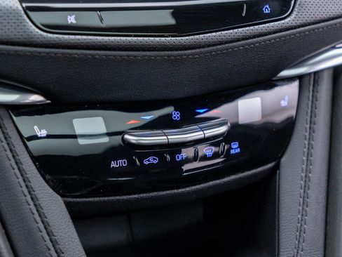 Certified 2024 Cadillac XT5 Premium Luxury AWD/4WD image 29