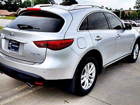 Used 2017 INFINITI QX70 2WD w/ Premium Package image 9