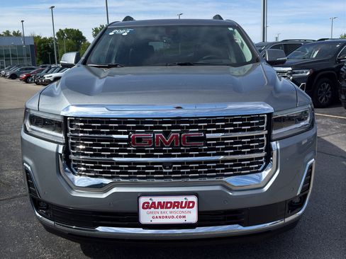 Certified 2023 GMC Acadia Denali w/ Denali Ultimate Package AWD/4WD image 3