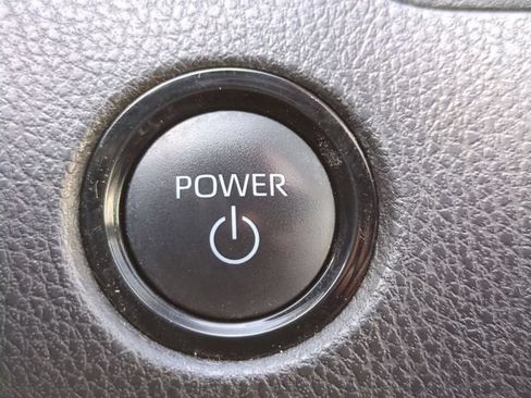 Used 2025 Toyota Camry SE FWD image 16