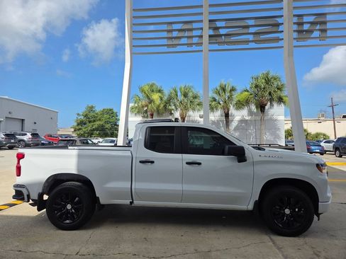 Used 2026 Chevrolet Silverado 1500 Custom RWD image 4