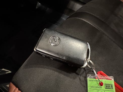 Used 2024 MAZDA MAZDA3 s image 12