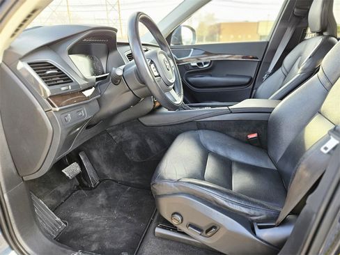 Used 2019 Volvo XC90 T6 Momentum w/ Advanced Package image 14