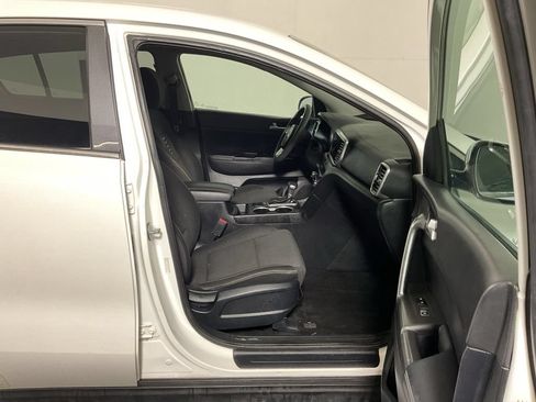 Used 2022 Kia Sportage LX w/ LX AWD Value Edition Package image 36