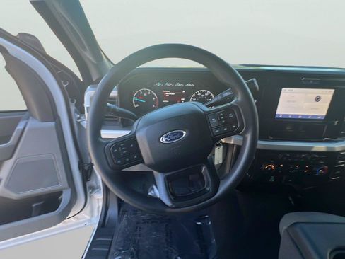Used 2025 Ford F250 XLT AWD/4WD image 11