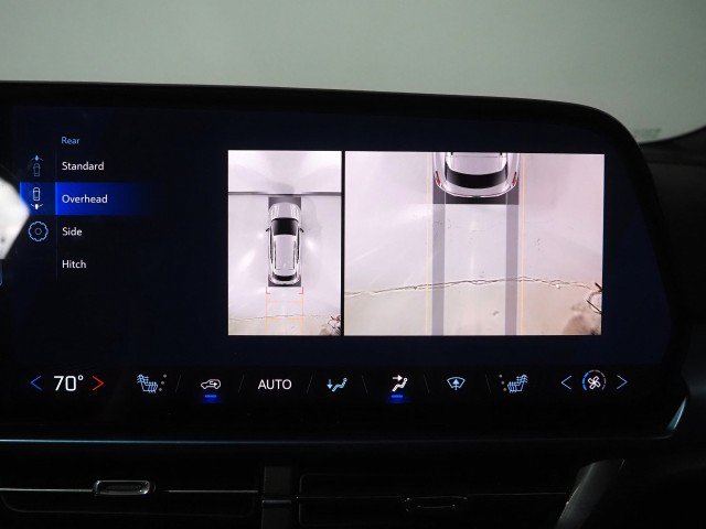Used 2024 Chevrolet Equinox EV FWD LT w/ 2LT image 27