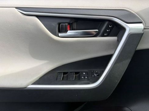 Used 2020 Toyota RAV4 Limited w/ Carpet Mat Package AWD/4WD image 8