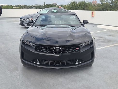 Used 2021 Chevrolet Camaro LT w/ RS Package image 9