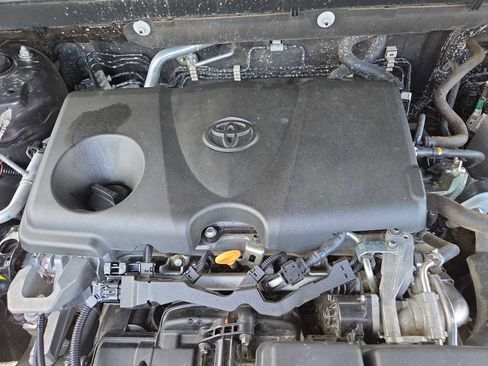 Used 2019 Toyota RAV4 LE w/ All Weather Liner Package AWD/4WD image 17